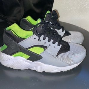 Lightly worn Nike Huarache
